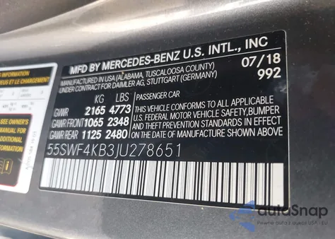 2018 Mercedes-Benz C 300 4Matic z USA, uszkodzony, nr VIN 55SWF4KB3JU278651